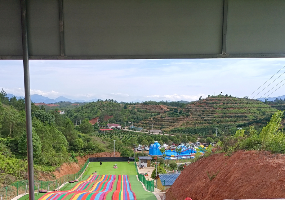 What attractions can be paired with the Rainbow Slide?