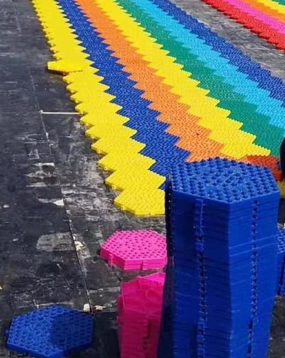 Our Rainbow  slides factory provides comprehensive installation guidance services.