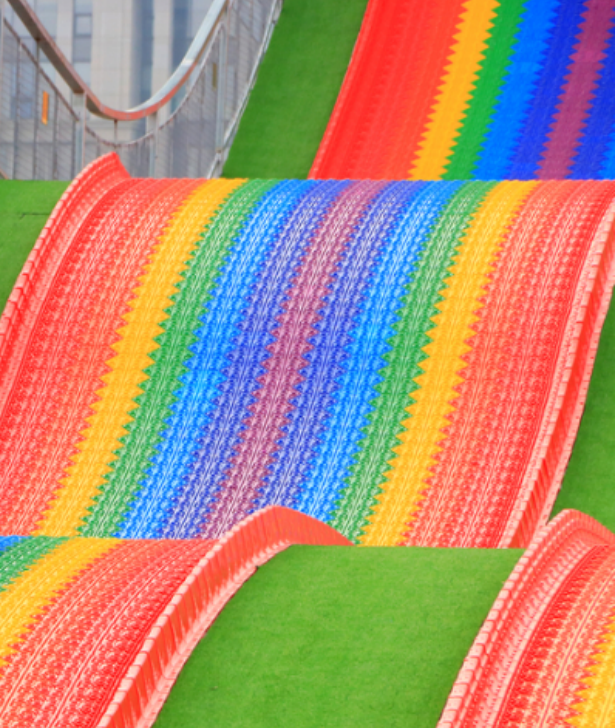 How Curve Designs Enhance the Thrill of Rainbow Slides
